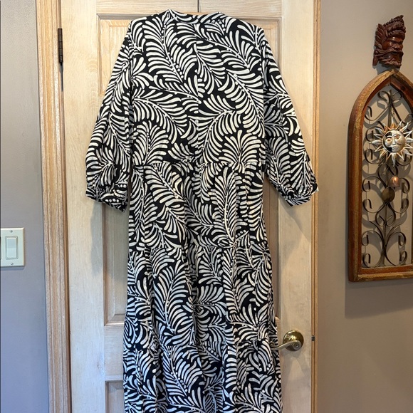 H&M Black & White Palm Leaf Pattern Cotton Dress Size 3XL - Picture 2 of 5